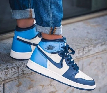 cnFashion PKGoden Jordan 1 Retro High Obsidian UNC