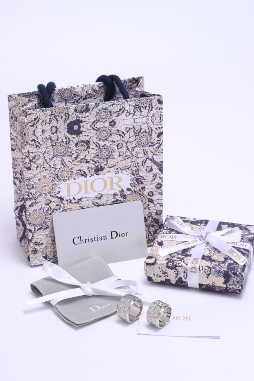 cnFashion activity：Free Dior Ring