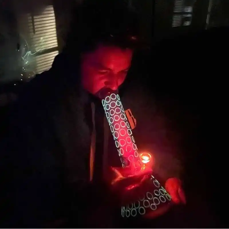 glow in the dark big bong