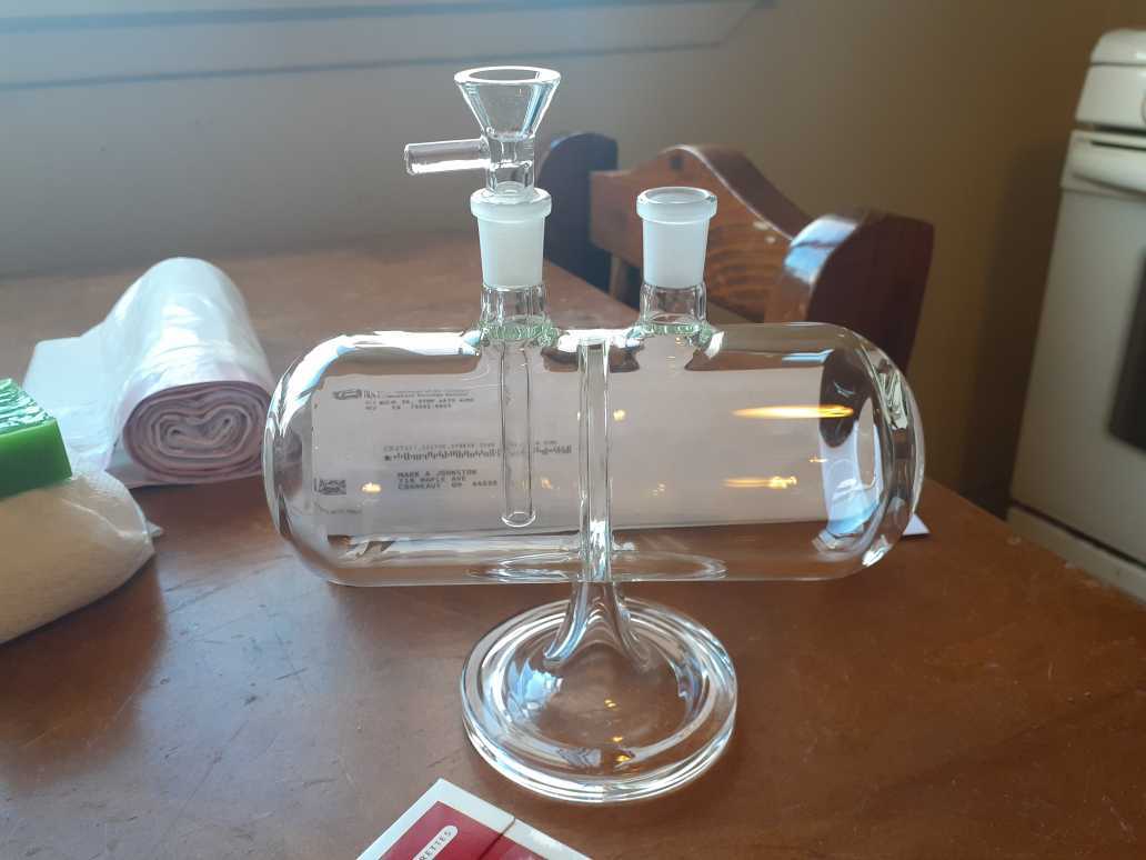 Unique 8 Inch Infinity Waterfall Gravity Bongs Invertible Lipless Glass Water Pipes review 0