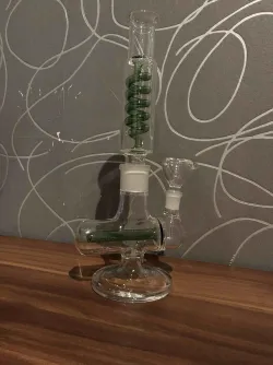 Cool Freeze Pipe Bong Inline-Coil Perc Green Blue Glass Water Pipes for Sale review luisfelipefz95