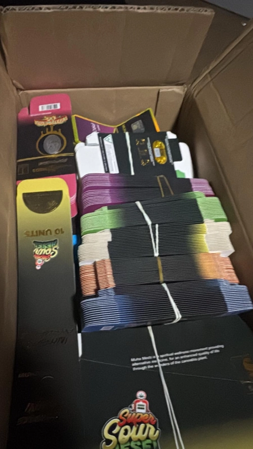 USA Muha Meds Winter Edition 2g LED Empty Disposable Vape review Wheeler