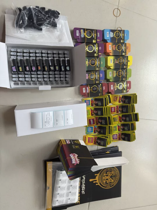 Muha Meds 2g Winter Empty Disposable LED Vape review jmmu