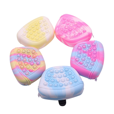 Silicone Pet Treat Pouch Dog Food Carrier 01