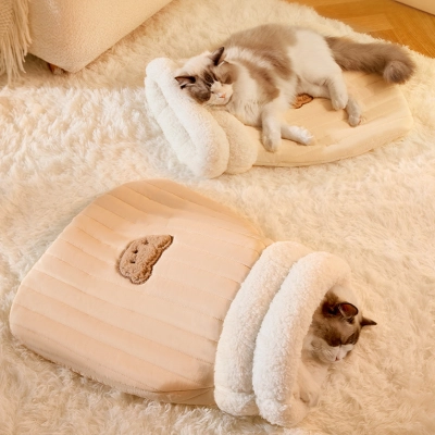 Winter Cat Sleeping Bag 01