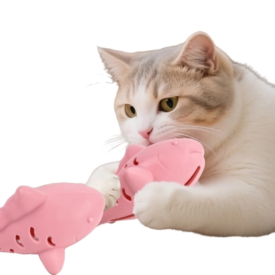 Fish Shape Cat Toy Set With Treat Holes 02