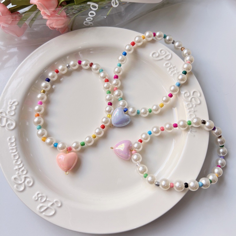 Colorful Pearl Pet Collar Heart Charm Design