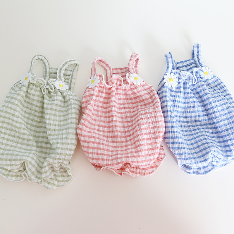Pet Checkered Vest Daisy Flower Strap Design