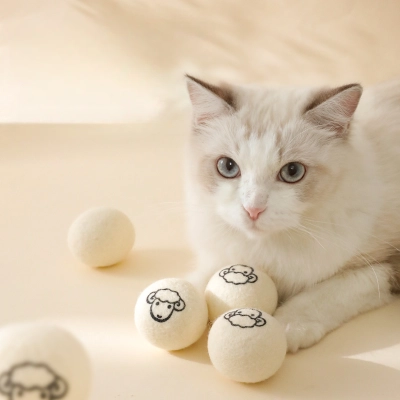 Cat Wool Felt Ball Toy Natural Fiber Design 02
