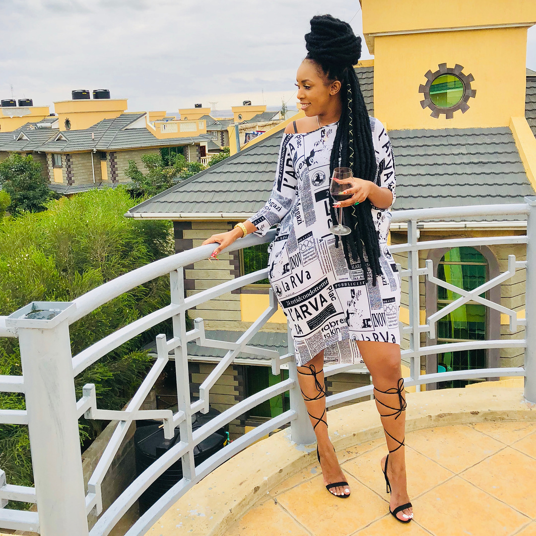 Fashionable Casual Sloping Shoulder Loose Letter Printed Dress