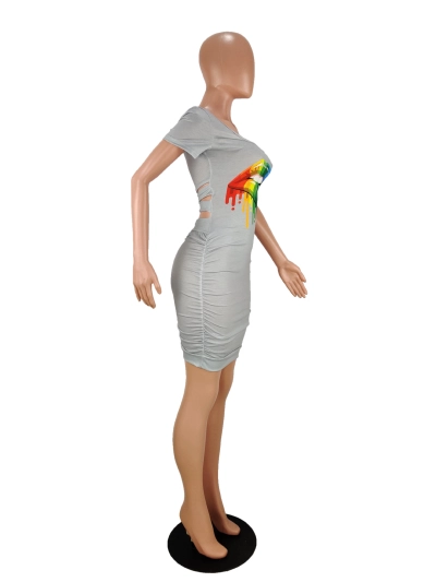 Fashionable Lip - Print Pleated Slim - Fit Dress 02