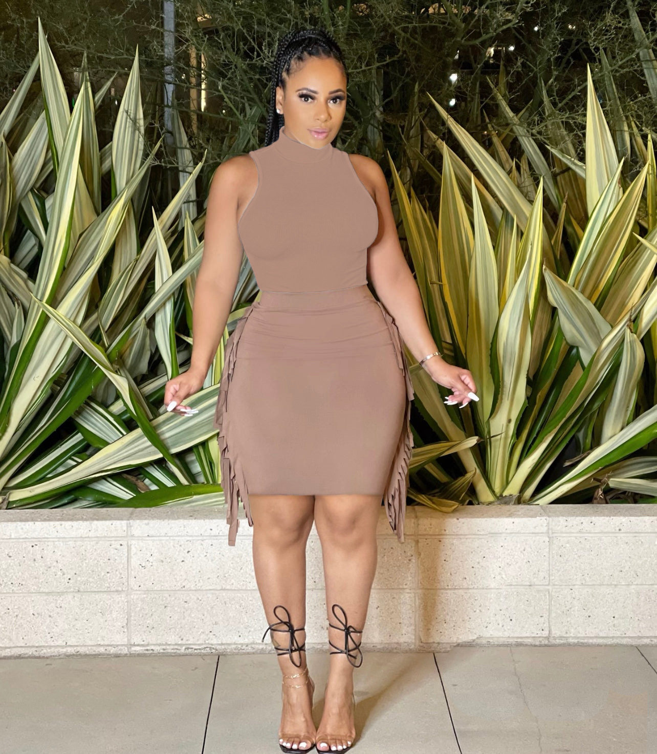 Summer Fashion Solid Color Sleeveless Tassel Skirt Set