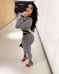 Fashionable Thousand Bird Grid Printed Strap Shirt Top review Emma Roberts