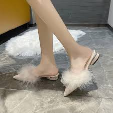Stylish Pointed-Toe Feathered Mule Slippers for Outdoor Wear review Emma Roberts
