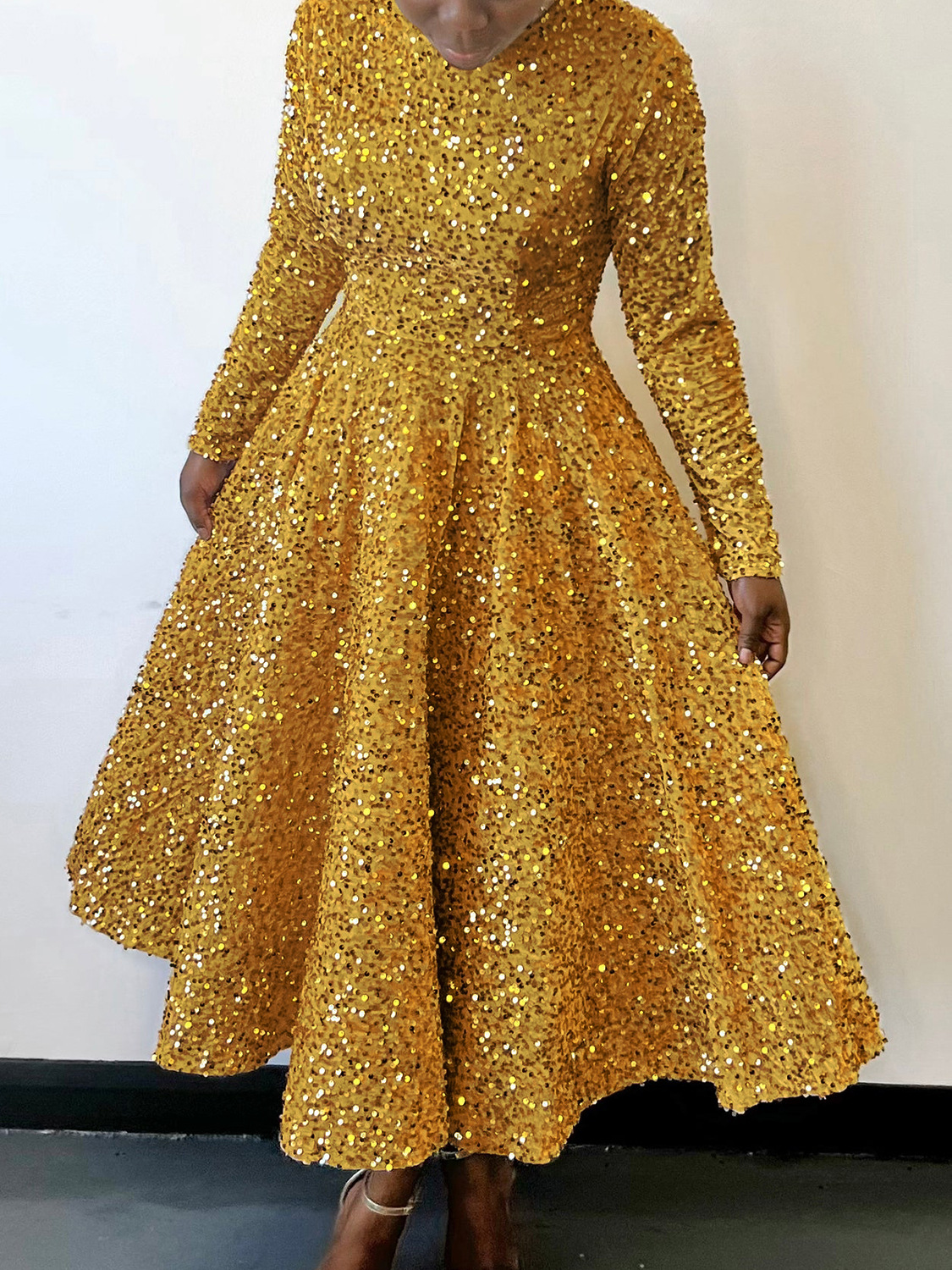 Round Neck Long Sleeve Solid Color Sequin Midi Dress