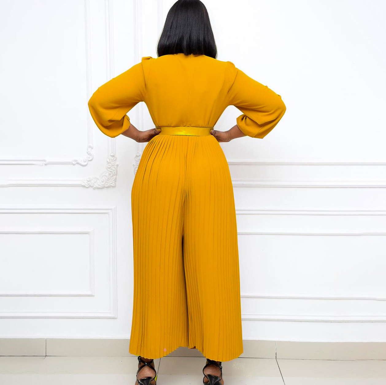 Solid Color Long Sleeve Pleated Slimming Jumpsuit