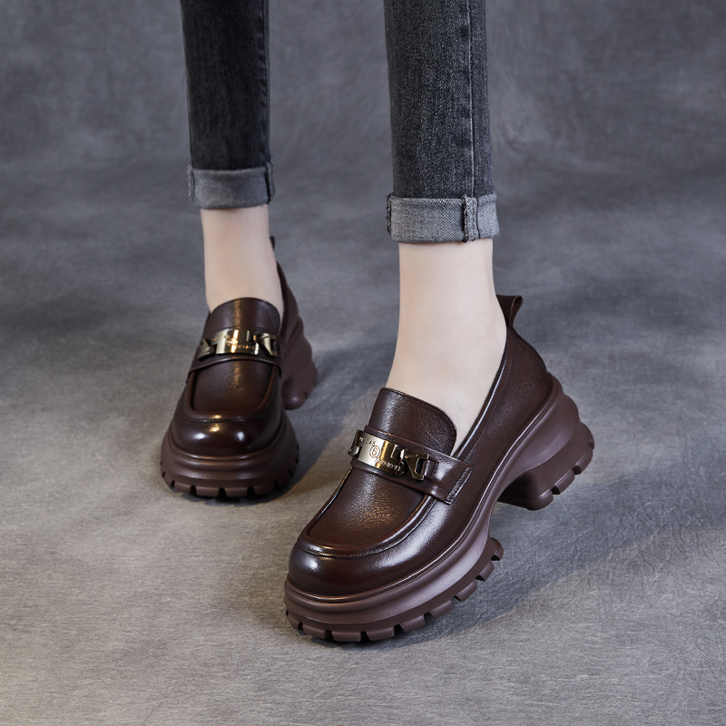 Loafers with Leather Muffin Soles and Small Leather Shoes