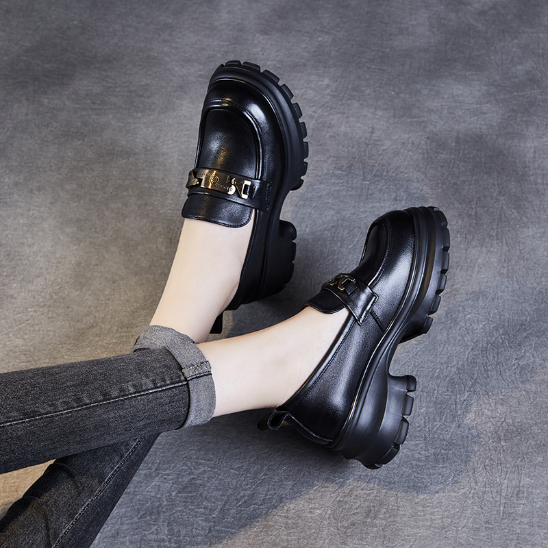 Loafers with Leather Muffin Soles and Small Leather Shoes