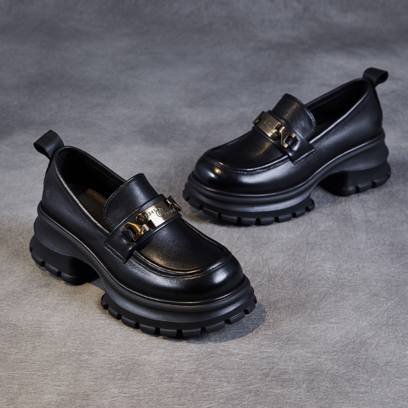 Loafers with Leather Muffin Soles and Small Leather Shoes