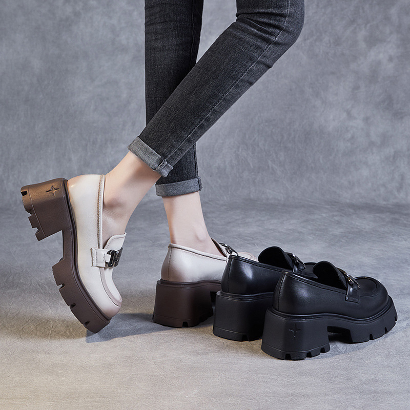 Metal Buckle Loafers with Chunky Heels and Leather English Design