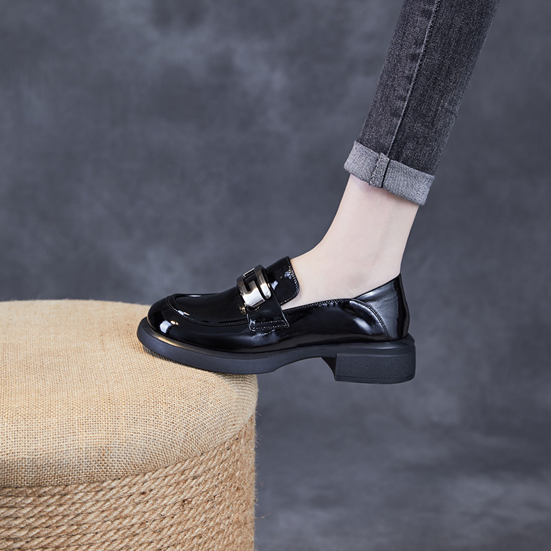 New English Style Thick Heels and Patent Leather Loafers