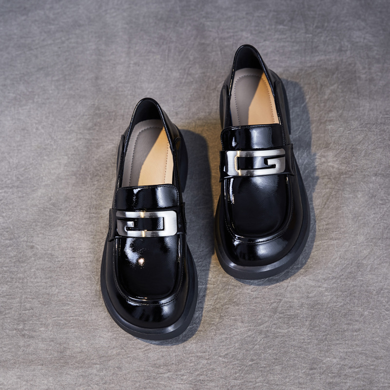 New English Style Thick Heels and Patent Leather Loafers