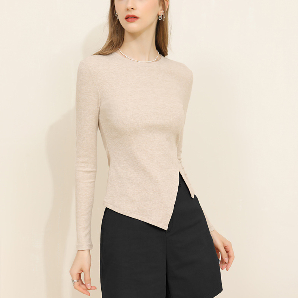 Long-Sleeved T-Shirt with Round Neck Slim Fit and Bottom Slit
