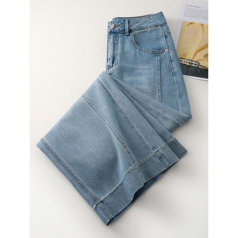 Light Blue Wide-Leg Jeans & High-Waisted Capri Pants Set