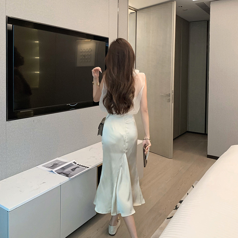 Silk Fish-Tail High-Waisted Midi Skirt - Elegant & Figure-Flattering