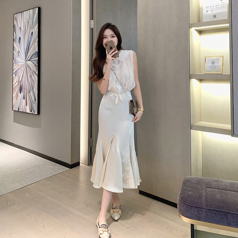 Silk Fish-Tail High-Waisted Midi Skirt - Elegant & Figure-Flattering