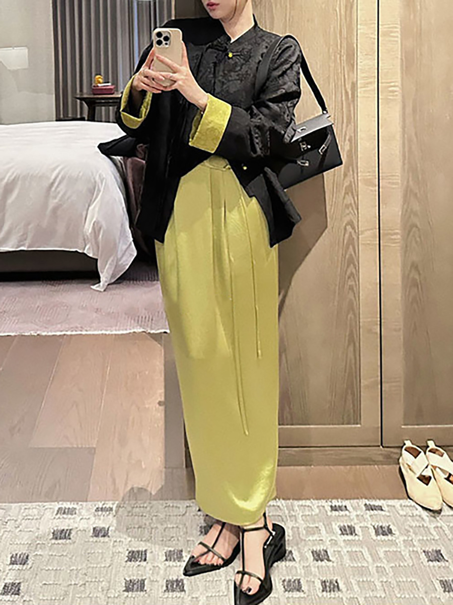 Chiffon-like Soft Pleated Skirt With Slit