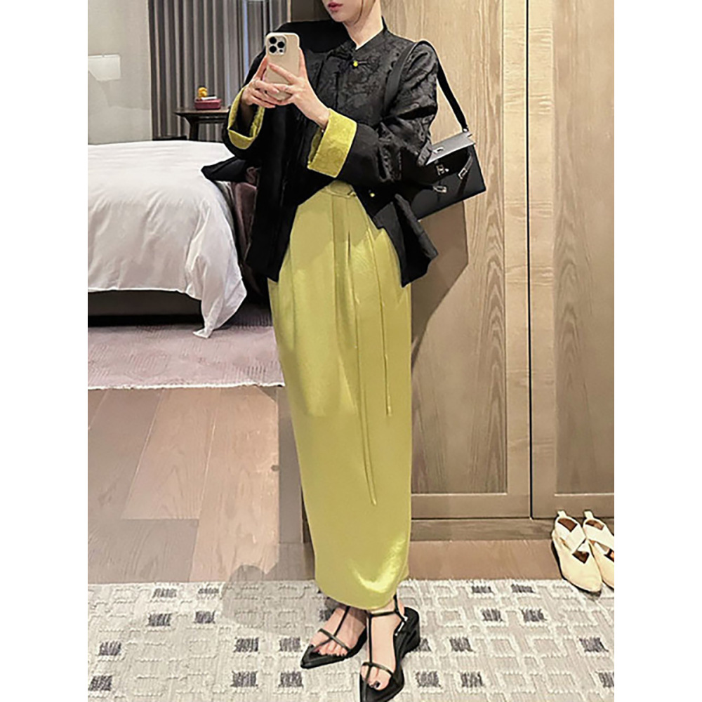 Chiffon-like Soft Pleated Skirt With Slit