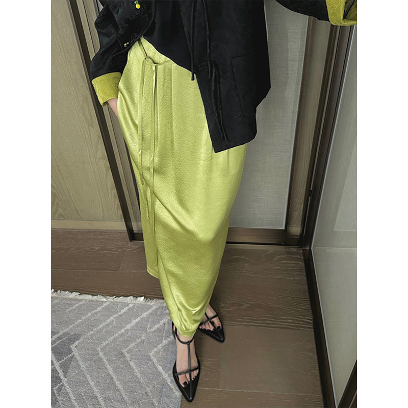 Chiffon-like Soft Pleated Skirt With Slit
