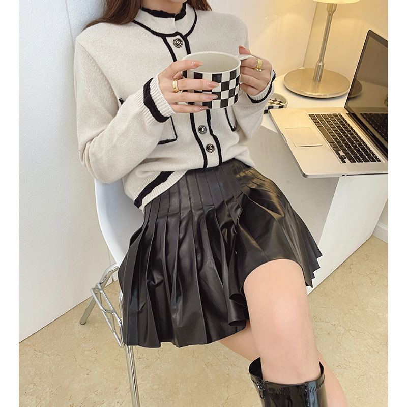 Classic High-Waisted Pleated Women's Skirt