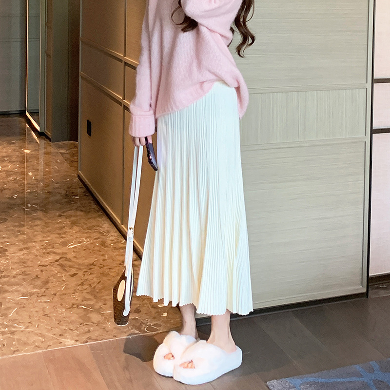 High-Waisted Slimming Pleated Knit Skirt