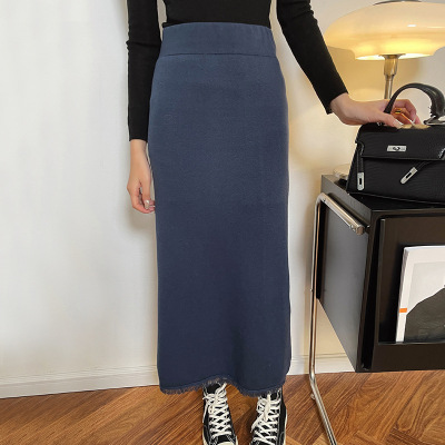 Slim-Fit Straight Hem Fringe Knit Skirt 02