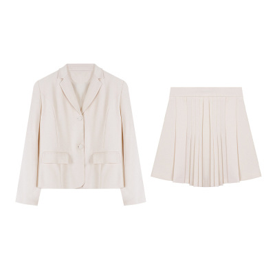 Elegant White Blazer & Trouser Suit For Women 01