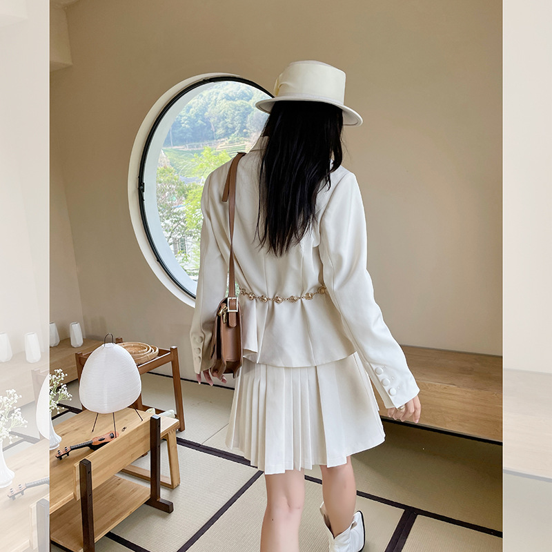 Elegant White Blazer & Trouser Suit For Women