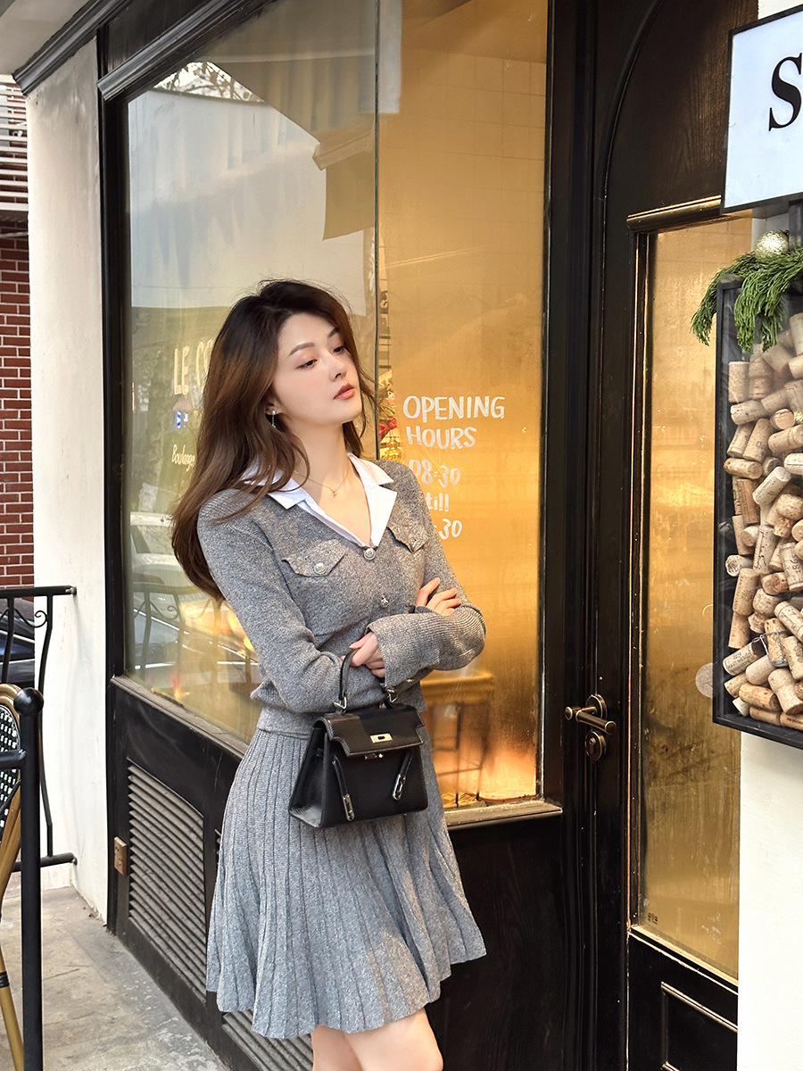 Women's Plaid Blazer & Pleated Skirt Set