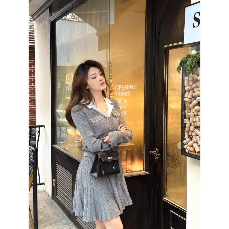 Women's Plaid Blazer & Pleated Skirt Set