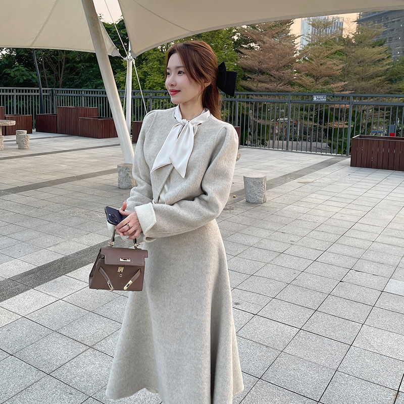 Women's Soft - style Short - length Top And Skirt Set