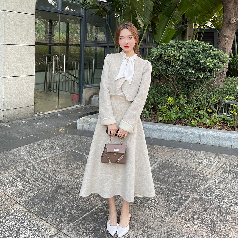 Women's Soft - style Short - length Top And Skirt Set