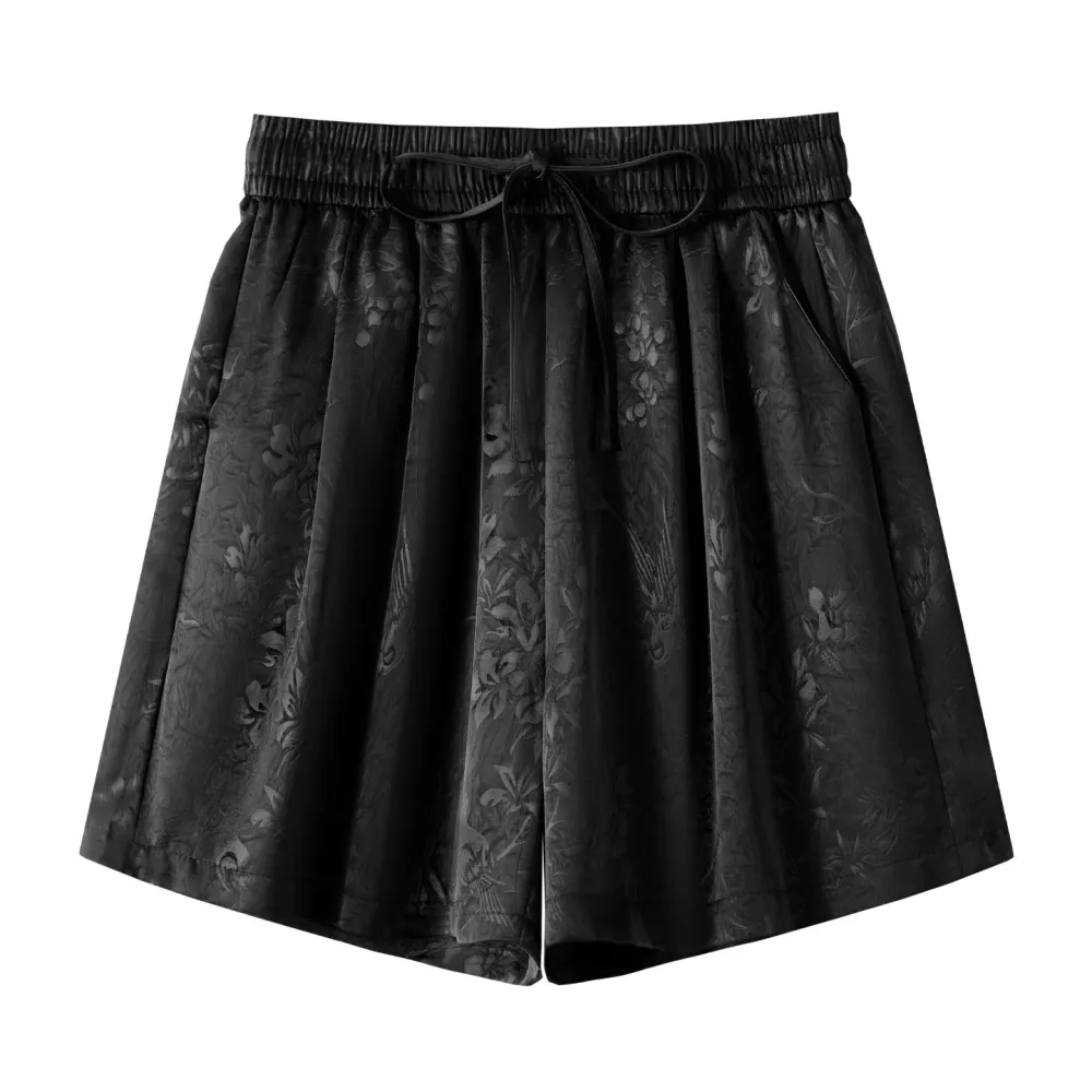 Four - Quarter Casual Shorts 