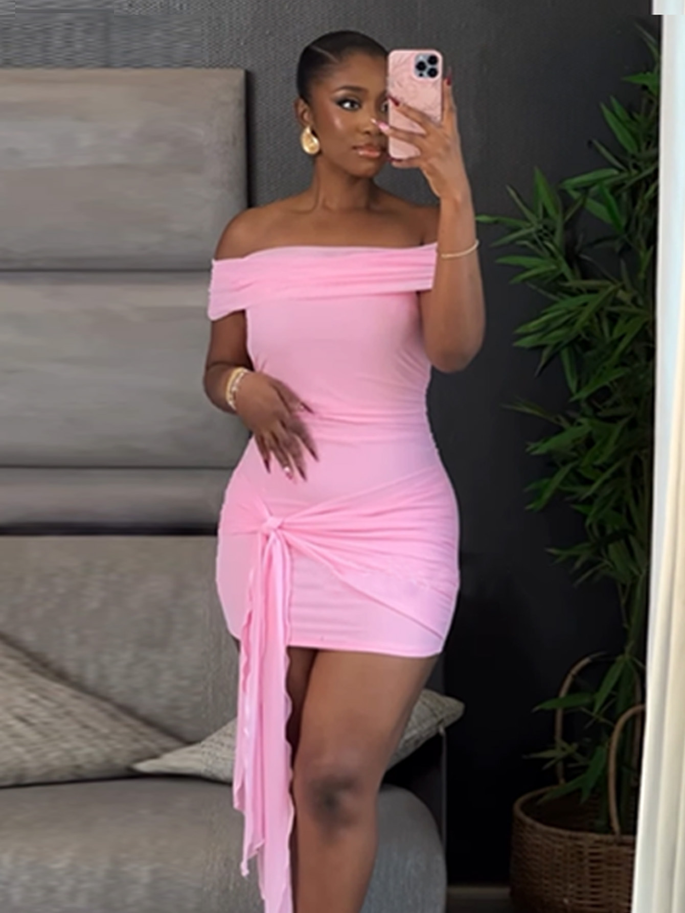 One - Shoulder Solid Color Slim - Fit Bodycon Short Dress with Ribbon