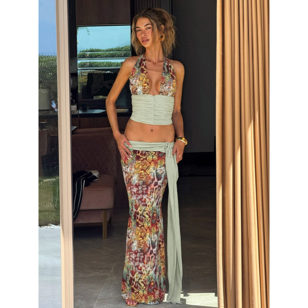 Sexy Halter Print Crop Top & Color-Block Bodycon Skirt Set 