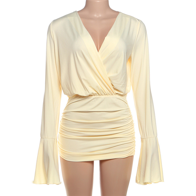 Elegant & Sexy V-Neck High-Waist Bodycon Dress with Ruched Detail and Flared Sleeves