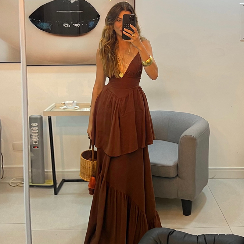 Waist-Cinching Flowy Gown  Elegant Halter Maxi Dress with V-Neck & Tiered Skirt,