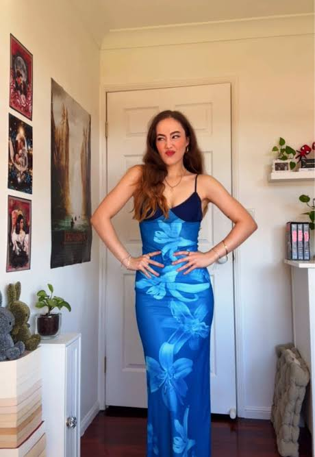 Trendy Printed Mesh V-Neck Contrast Color Bodycon Midi Dress review Zoe Mitchell