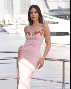 Summer New Sexy Bodycon Maxi Dress with Built-in Cups & Appliqué review Olivia Carter