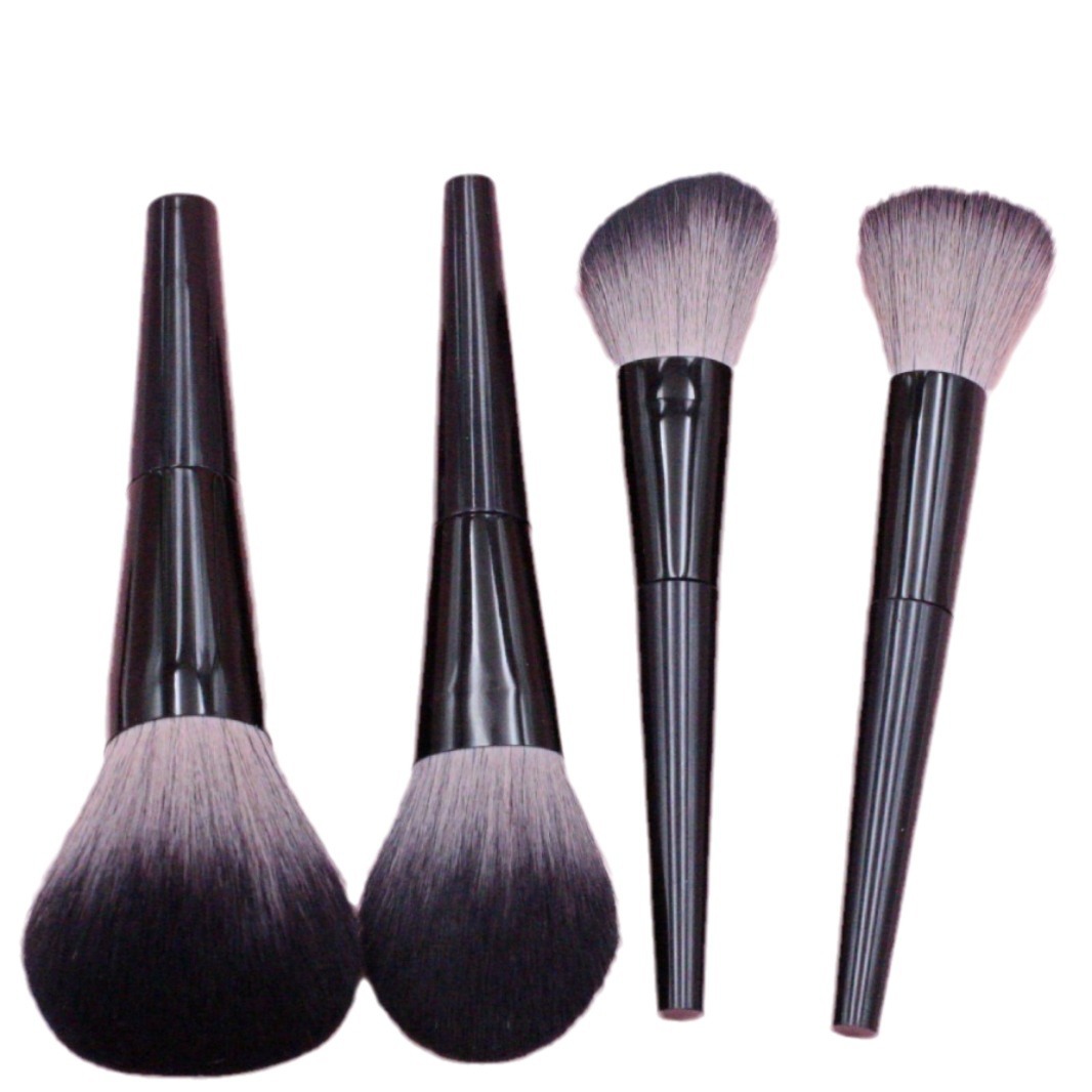 10 portable mini makeup brushes
